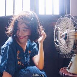 网红对镜头傻笑图片,网红们的欢乐时光