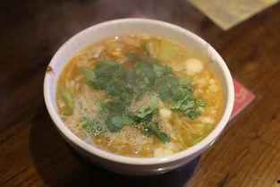 西安网红驴肉汤,探寻古城美食新宠