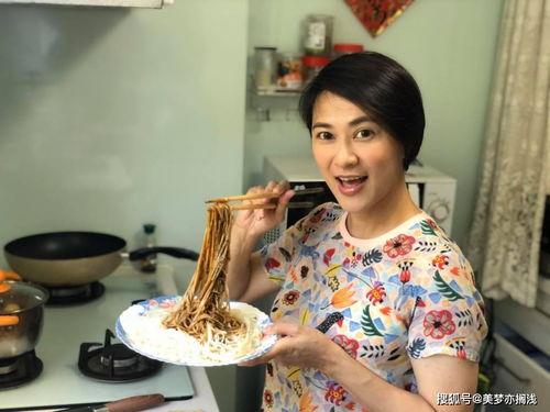 外号鸭子的明星,揭秘外号“鸭子”的明星传奇人生