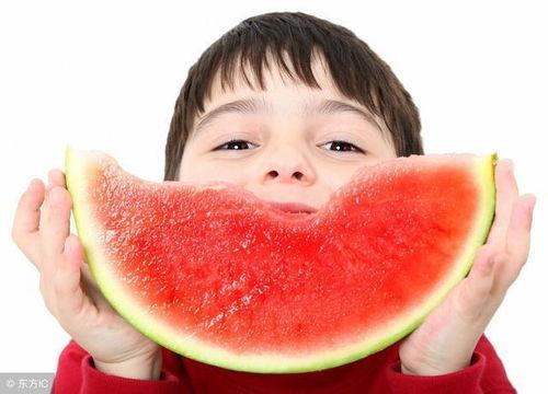 阿遥奶奶吃瓜,阿遥奶奶的瓜田奇遇记